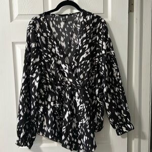 NWOT SHEIN curve blouse